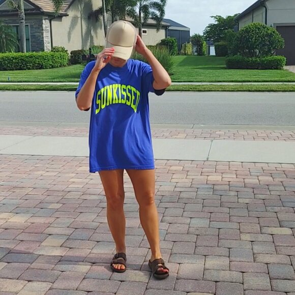 Comfort Colors Tops - NWT Flo Blue Sunkissed T-Shirt